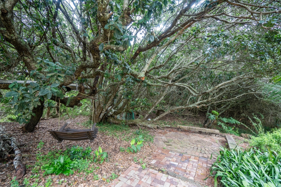 7 Bedroom Property for Sale in West Beach Eastern Cape